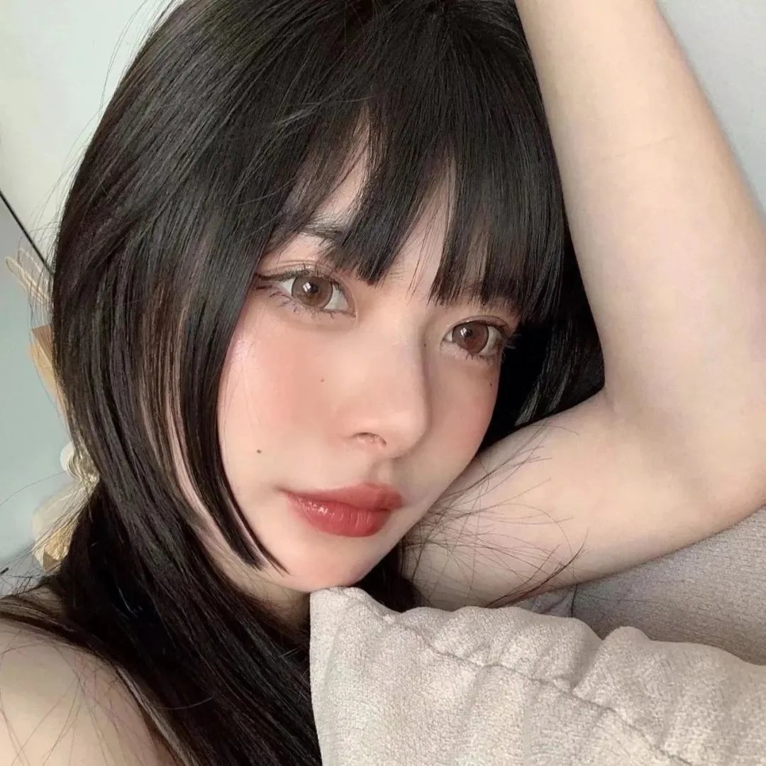 水中的女人